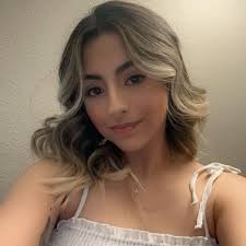 Anyone online , would like to go and see some islands for inspiration and  to have a look in some shops , can share some bells if needed 🩷x