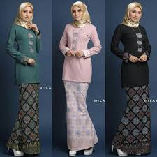 Baju Kurung Batik Muslimah Fashion Others On Carousell Baju Atasan Wanita Pakaian Wanita Model Baju Wanita