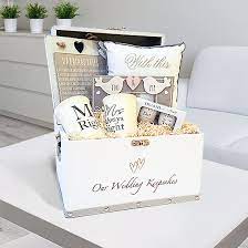 Simple and elegant jewelry always make the perfect anniversary gift. Engagement Anniversary Gifts