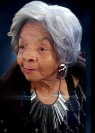 Paula Tharpe's Instagram, Twitter & Facebook