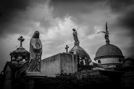 El cementerio de la recoleta es un famoso cementerio de la ciudad de buenos aires, argentina.está ubicado en el barrio de recoleta y contiene las tumbas de personas muy reconocidas. Cementerio De La Recoleta Y Chacarita Arte En Buenos Aires