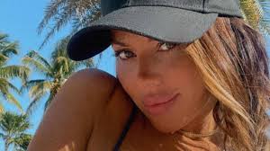 Karina Jelinek ya tiene los nombres y el padrino para el bebé que está  esperando