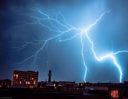 Pass litt ekstra på dem når det tordner. Tok Bilde Av Lynet Over Oslo I Natt Norge