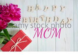 Check spelling or type a new query. Feliz Cumpleanos Mama Diseno De Tarjetas De Felicitacion Para El Cumpleanos De Su Madre Con Un Oso De Peluche Y Un Corazon Fotografia De Stock Alamy