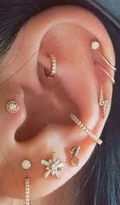 niedliche mehrere ohr piercing ideen rook daith knorpel conch ring creolen in 2019 conch daith ideen kn piercing ideen ohr piercings ideen piercing