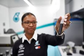 An opportunity of a lifetime for all malaysian undergraduate students studying in local and overseas universities: Job Search Petronas Trackside Fluid Engineer For Formula 1 News And Reviews On Malaysian Cars Motorcycles And Automotive Lifestyle