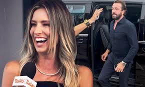 Renee bargh (born 18 october 1986) is an australian celebrity and tv presenter, who is best known as a host of channel australia. The Voice Judges Celebrate The Show S Upcoming Season With New Hosts Renee Bargh And Darren Mcmullen Daily Mail Online
