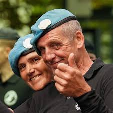 Gewoon 1 van de 90/95% veteranen, “Mijn naam is Erik Paskamp, Ik omschrijf  mezelf als “éénarmige duizendpoot” en heb tijdens en na mijn militaire  loopbaan (23 jaar KMar) een breed scala aan