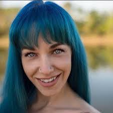 Sara Ray's Instagram, Twitter & Facebook