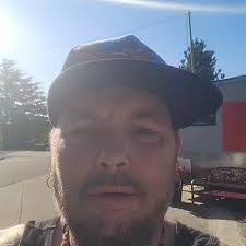 Shawn Tibbetts's Instagram, Twitter & Facebook