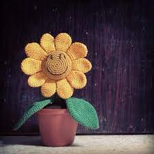 Bunga matahari sangat cantik, kembang di waktu pagi, daunnya hijau bunganya kuning, memikat bunga matahari yang cantik. Jual Rajutan Bunga Matahari Sunflower Crochet Kota Semarang Myd Crochet Tokopedia