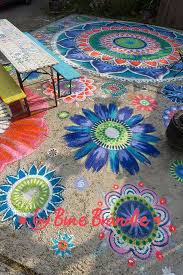Concrete Floor Painted With Colorful Flowers And Mandalas Great Idea To Beautify Apartment Decor Ideas In 2020 Farbe Fur Beton Bodenmalerei Bemalte Betonboden