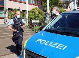 In leverkusen ist es aus noch ungeklärten gründen zu einer explosion im chempark gekommen. Leverkusen Polizei Ist Schneller Am Tatort