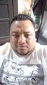 Alluro*** > *Una criatura de aspecto vampirezco con una personalidad  empalagosa y traicionera. Alluro es un maestro en: el engaño, juegos  mentales y en guerra psicológica. Él no es un guerrero,