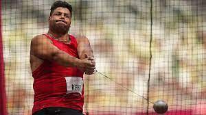 It is re qu ired that two hands be used at all time when th ro wing the hammer and weig ht throw. Jp513vjootezom