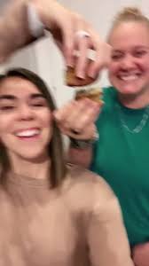 Carmon Hendriksen's Instagram, Twitter & Facebook