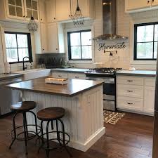 Stone is one of the natural materials that evoke fresh and homely feelings. 8 Best Farmhouse Kitchen Backsplash Ideas And Designs For 2021