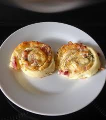 Blatterteigschnecken Mit Schmand Und Bacon Rezept Frag Mutti Rezept Blatterteigschnecken Fingerfood Rezepte Fingerfood
