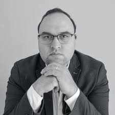 Reposting to my network!!