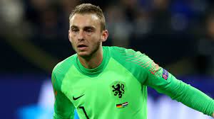 Born 22 april 1989) is a dutch professional footballer who plays as a goalkeeper for spanish club valencia. Portugal 1 0 Netherlands Jasper Cillessen Hits Out At Criticism After Nations League Defeat Goal Com