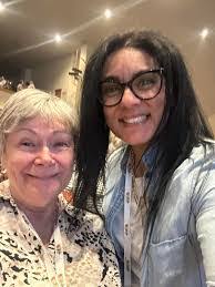 Donna Pye's Instagram, Twitter & Facebook