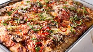 You will learn famous pizza romana dough technique, to get a light and airy such is america's love for pizza, there are now over 61,269 pizzerias in the united states and as a nation, we dedicated the whole month of october to be. Pizza In Teglia Alla Romana Elis Food And Care