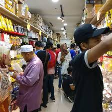 Kami juga membuat baju readymade.insyaallah jahitan kami amat kemas. Facebook