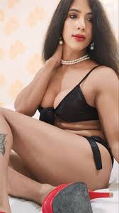 MISTRESS ISHANI, Indio Acompañantes transexual en Ahmedabad
