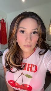 Aida Comas's Instagram, Twitter & Facebook