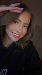 Rachelle Joyce's Instagram, Twitter & Facebook