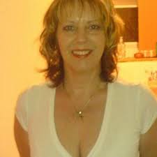 daisy donovan (@lovelydaisydon)