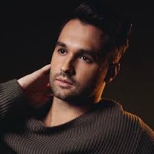 Mitchell Roach (@Mitchell_Roach)