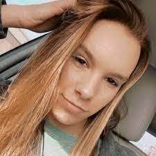 Caitlin Slagle's Instagram, Twitter & Facebook