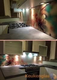 keukenidee glazen achterwand met print van kersenbloesem keukenglas glas achterwand glaswand wit keuken achterwand glas keuken achterwand keuken prints