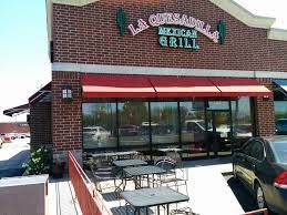 Visite el old lake county courthouse, la old sheriff's house para comer algo sin carne, pruebe el 'burrito de pimienta relleno de grasa' o la quesadilla de jardín. La Quesadilla Mexican Grill Crown Point Restaurant 10761 Broadway Crown Point In 46307 Usa