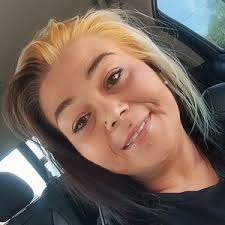 Casandra Torres (@apronwithattitude)