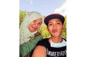 Selfie sendirian emang asyik, tapi lebih asyik lagi kalau dilakukan bareng pacar. Sebelum Tewas Dipanah Geng Motor Wahyudi Unggah Foto Selfie Bareng Pacarnya