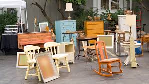 The average 4 bedroom house is 1,582 square feet, which is likely to take around seven to ten days to paint. What Is The Cost Of Furnishing A Home