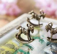 Wholesale 100pcs 15MM* 15MM Antique Bronze Swing Wooden Horse Pendant  Charms Findings