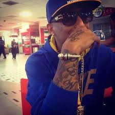 Ñengo flow ha sido considerado el rapero liricalmente más violento del maleanteo boricua. Nengo Flow Frases On Twitter Pa Que Seguir Sufriendo Dejala Que Vuele Amores Que Vienen Y Van Amor Y Sufrimiento Estas Perdiendo El Tiempo 8 Dejalaquevuele