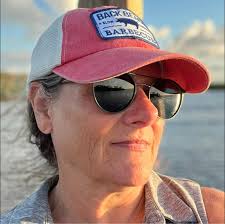 What are good therapeutic massage recommendations in Columbia, Tennessee?