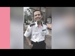 Kirimkan ini lewat email blogthis! Pak Guard Suara Sedap Rupanya Adik Arwah Achik Spin Youtube
