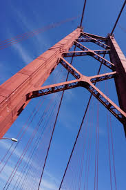 Die 25 de abril brücke ist eine hängebrücke, die die stadt lissabon, die hauptstadt portugals, mit der gemeinde almada am linken (südlichen) ufer des tejo verbindet. You Can Walk Across The Ponte 25 De Abril Once A Year