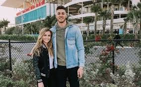 A blazers player matched him on the scoreboard, but it wasn't damian lillard or cj portland trail blazers forward meyers leonard (11) reacts late in the second half of game 3 of the his $156.9 billion net worth still places him no. Elle Bielfeldt Is Meyers Leonard S Wife College Basketball Wiki And More Idol Persona