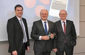 Willkommen auf der startseite ihrer vr bank eg. Das Traditionelle Bankgeschaft Andert Sich Nurtinger Zeitung