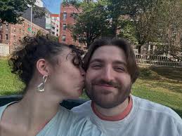 DAP IT UP! 1️⃣👩‍❤️‍💋‍👨