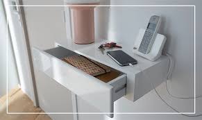Astuce Pour Gagner De L Espace Dans Vos Couloirs Une Tablette Murale Avec Tiroir Tiroir Mural Etagere Murale Tiroir Etageres Murales