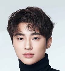 He is known for his roles in flower crew: Byeon Woo Seok ë³€ìš°ì„ Mydramalist
