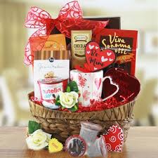 K Cup Love Gourmet And Coffee Valentines Gift Basket 777343 Valentine Gift Baskets Coffee Valentines Valentine Gifts