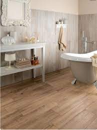 Bagno Nello Stile Country Chic Il Rivestimento Del Bagno Deve Essere Piastrelle Finto Legno Disegno Del Pavimento Pavimenti In Legno Laminato Design Piastrelle
